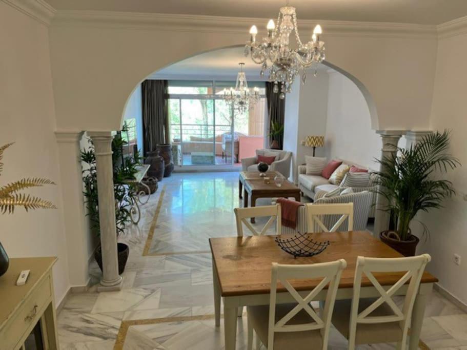 Magna Apartment *